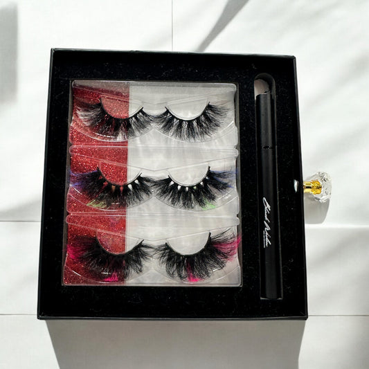 Risque’y Lash Book